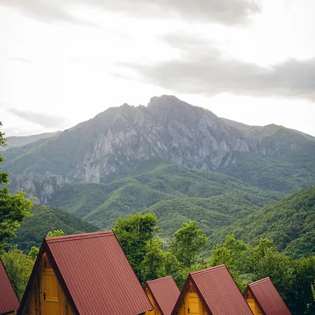 Mountain Camp Outdoor Tara *