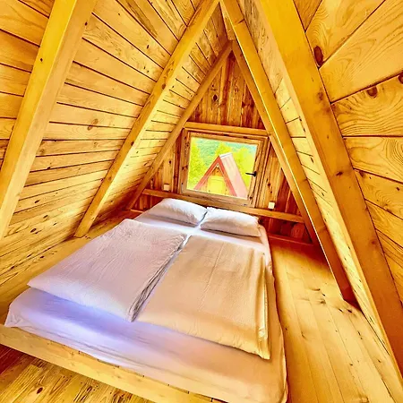 Mountain Camp Outdoor Tara